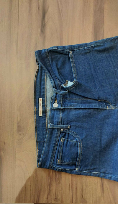 LEVIS High Rise Straight Jeans