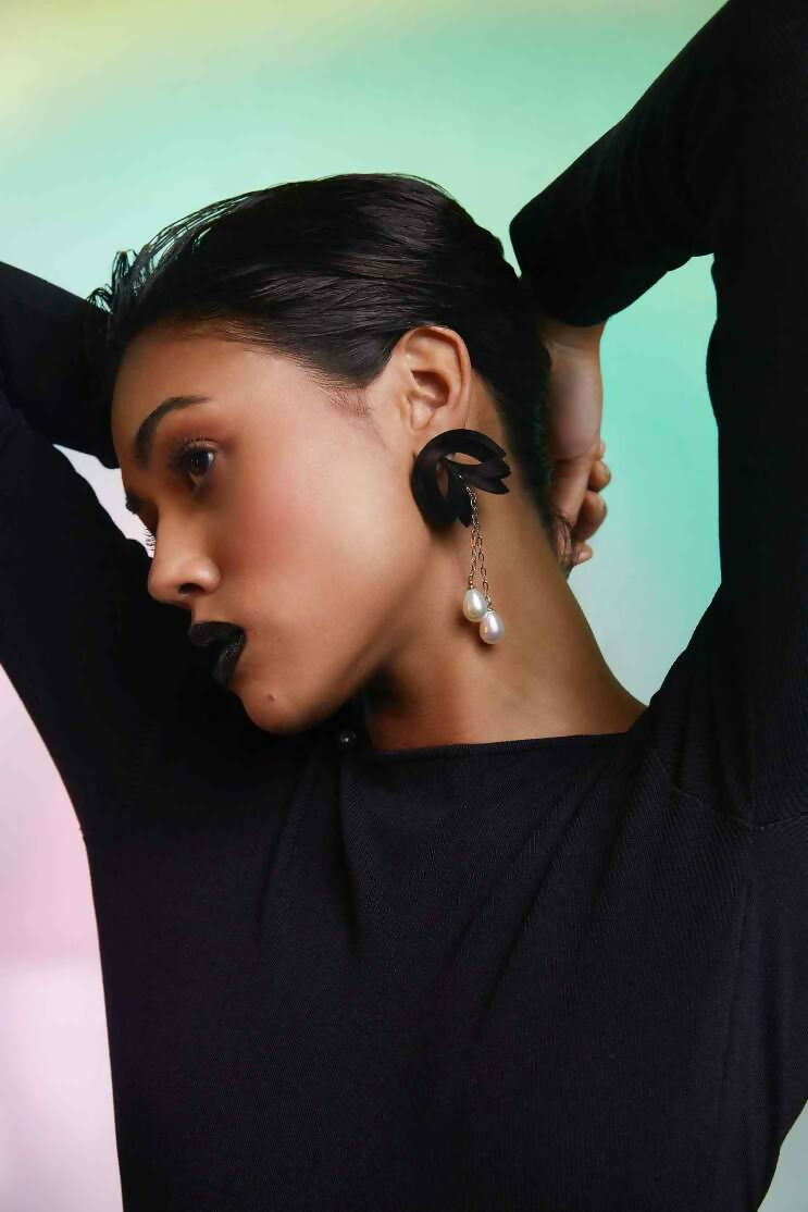 Rokoko Dangler Earrings