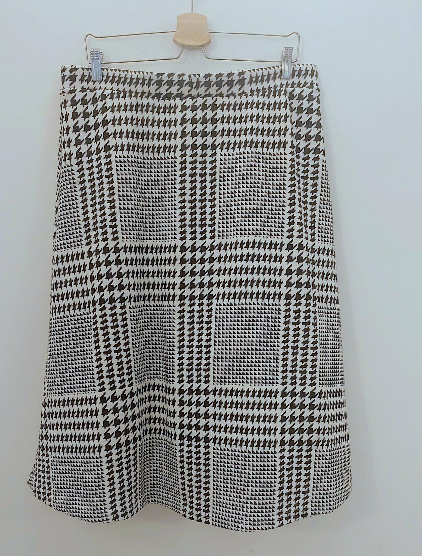 Houndstooth Patterned Skirt