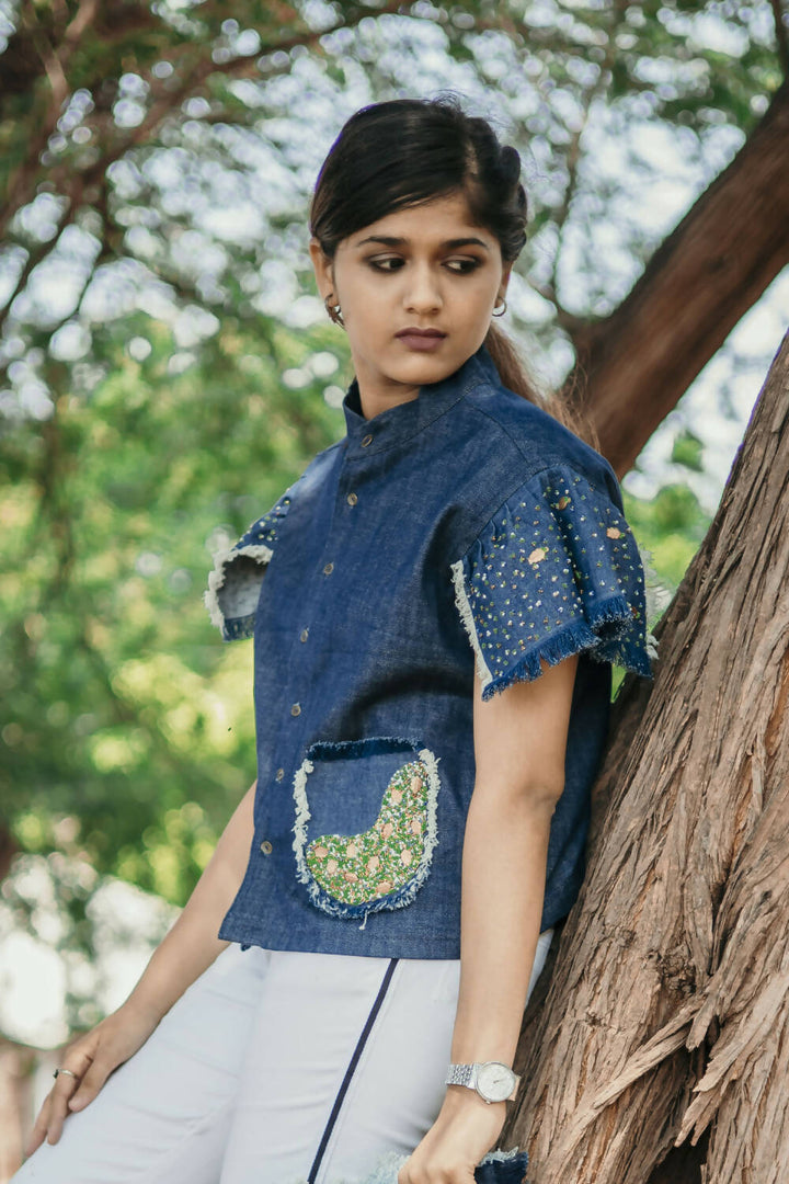 Leaf on The Stage Vest