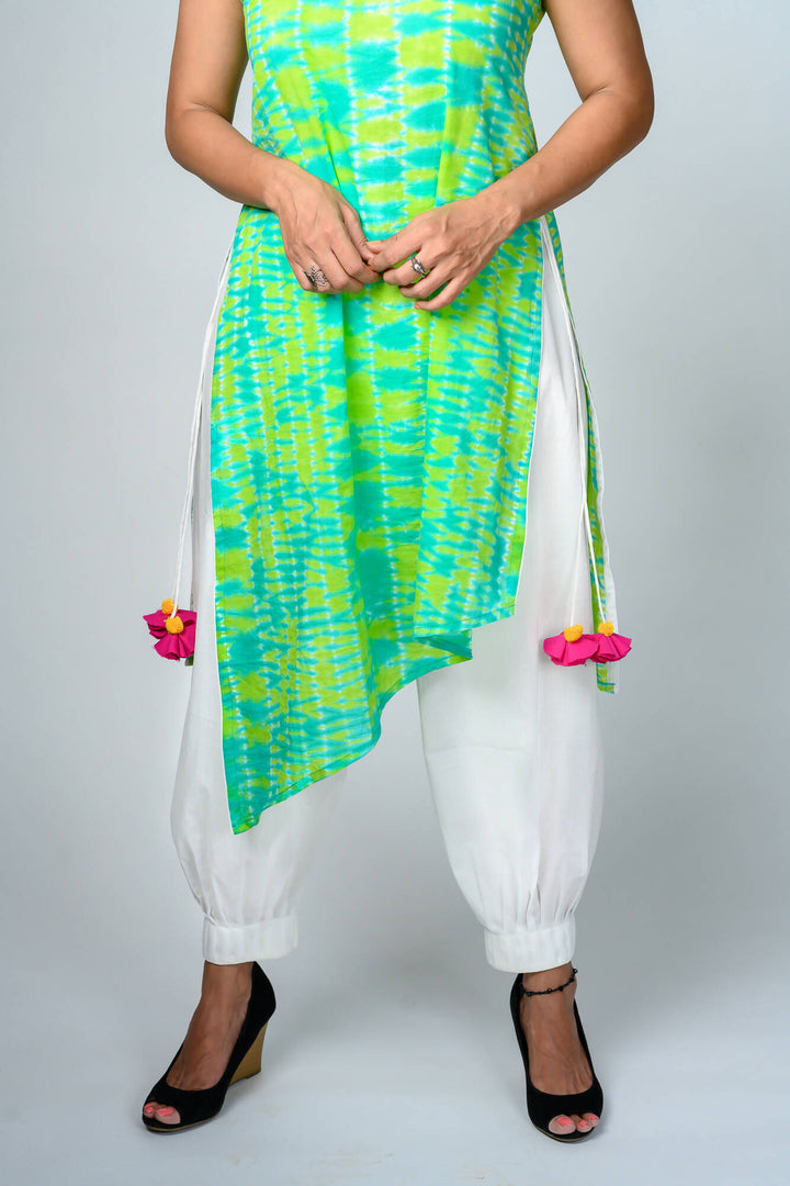 Assymetric beach top
