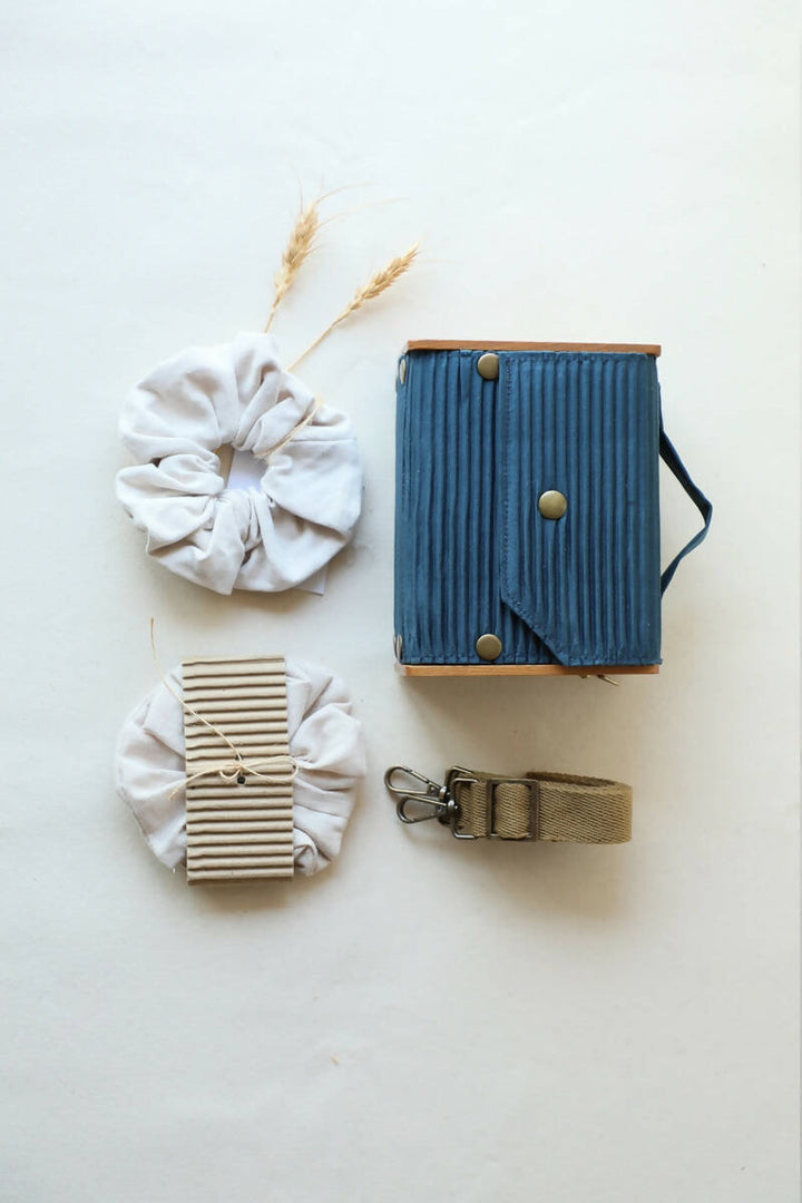 Blue box clutch
