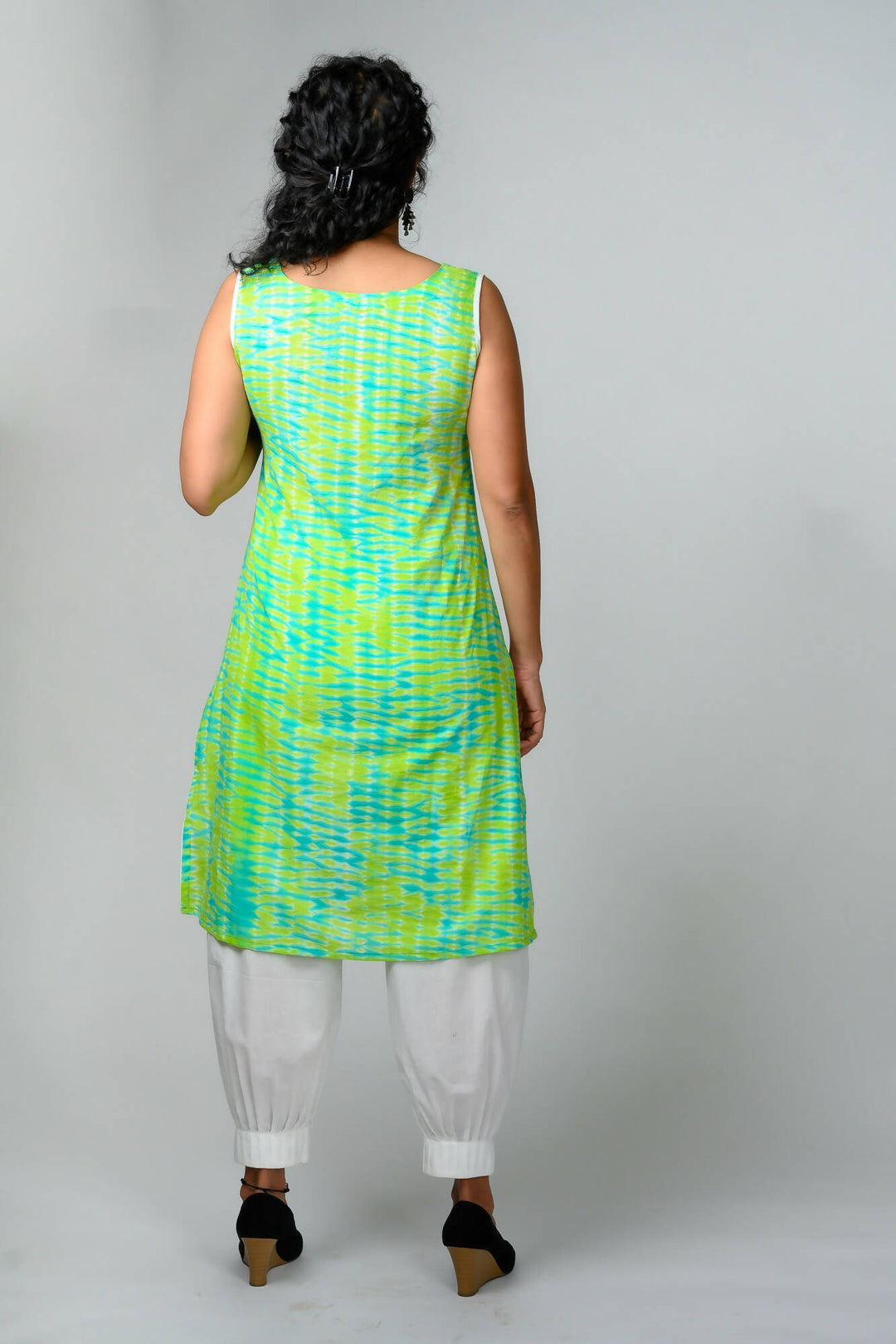 Assymetric beach top