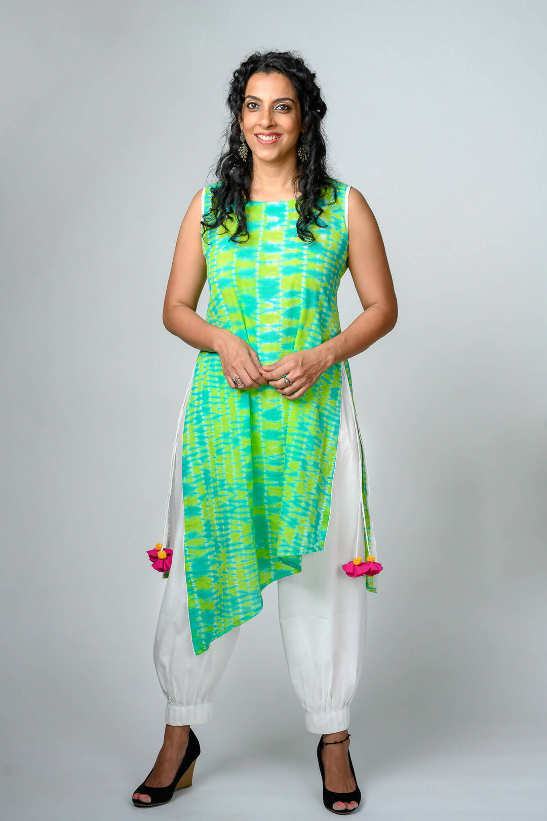 Assymetric beach top