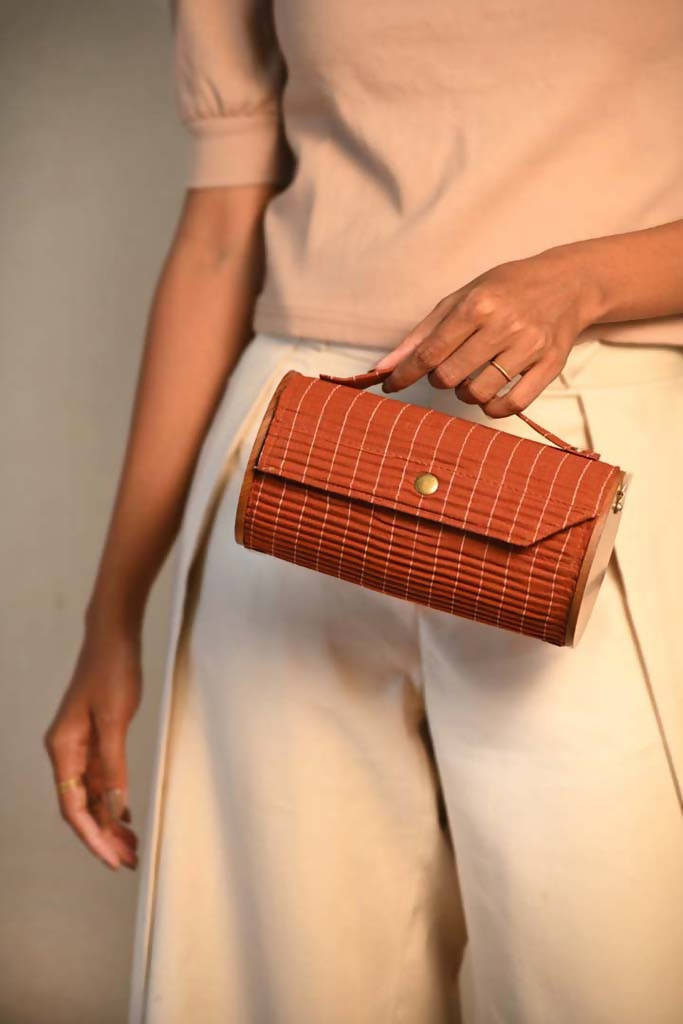 Earthen Sand Round Clutch