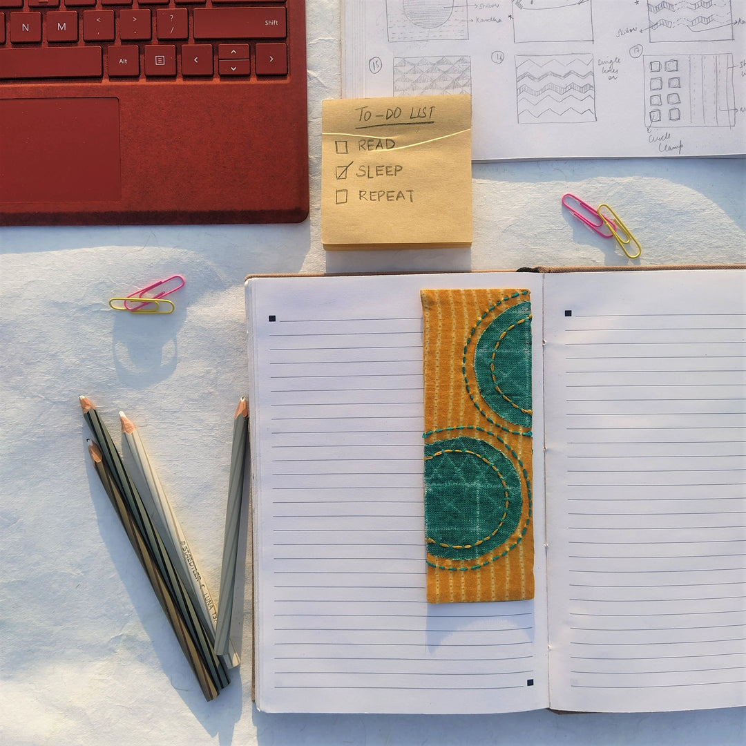 Bookmark - Cyan Circles