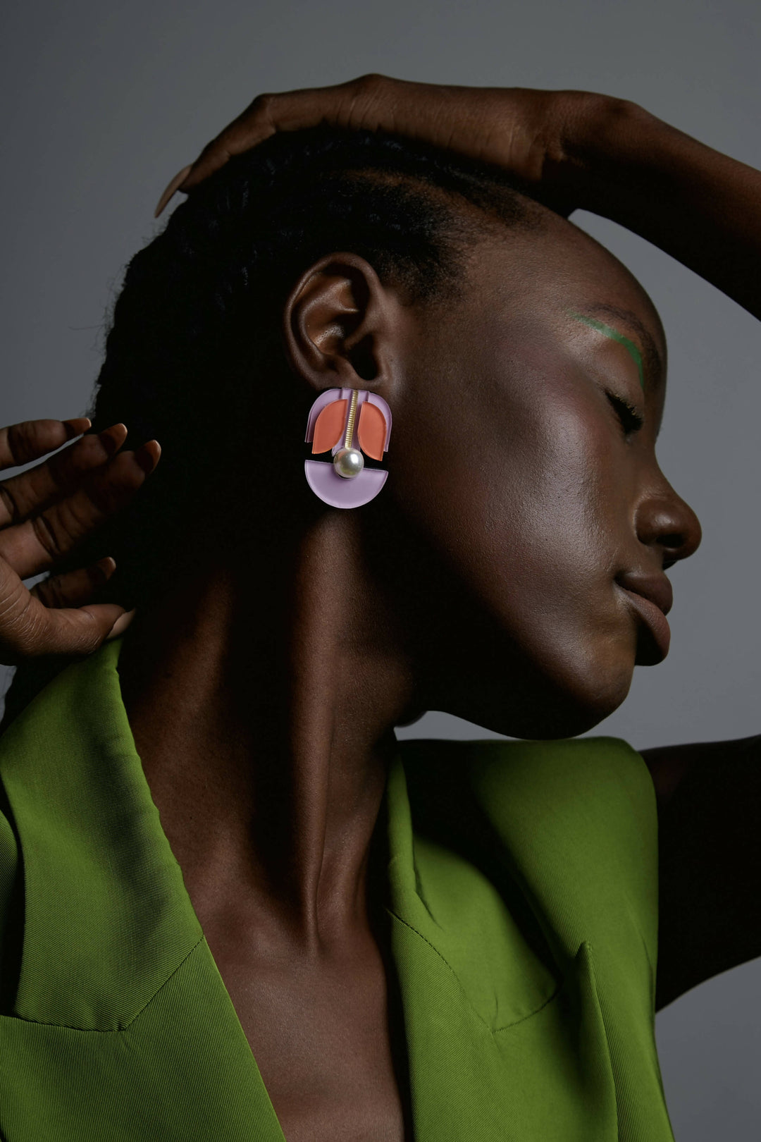 Perola Studs-Lilac Earrings