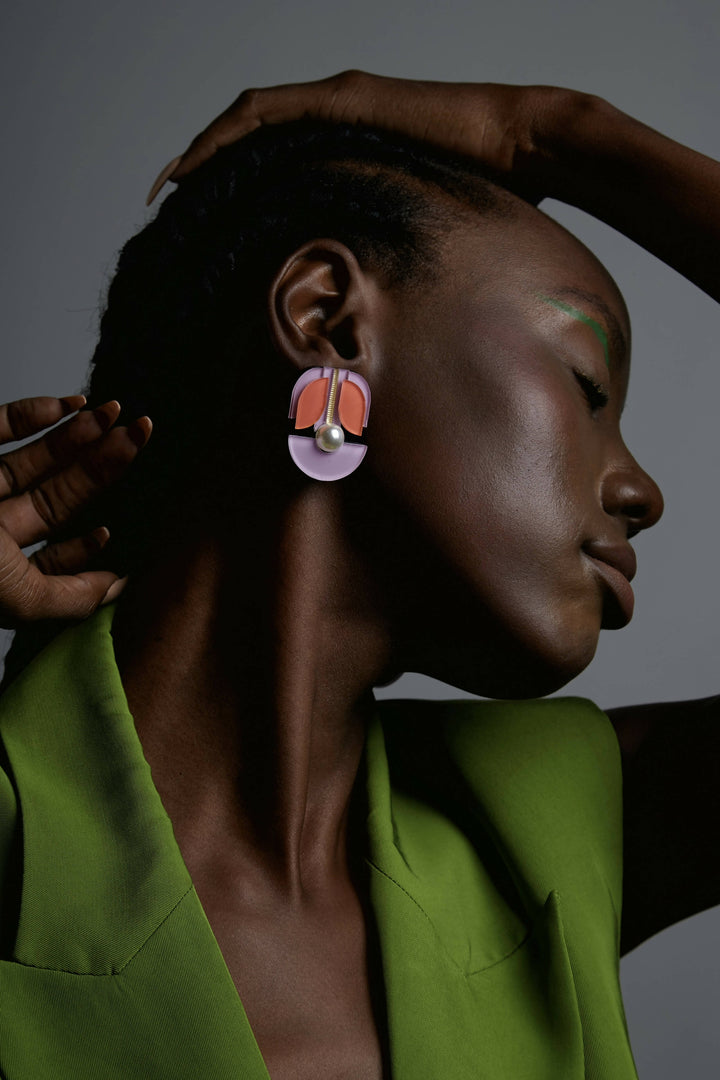 Perola Studs-Lilac Earrings