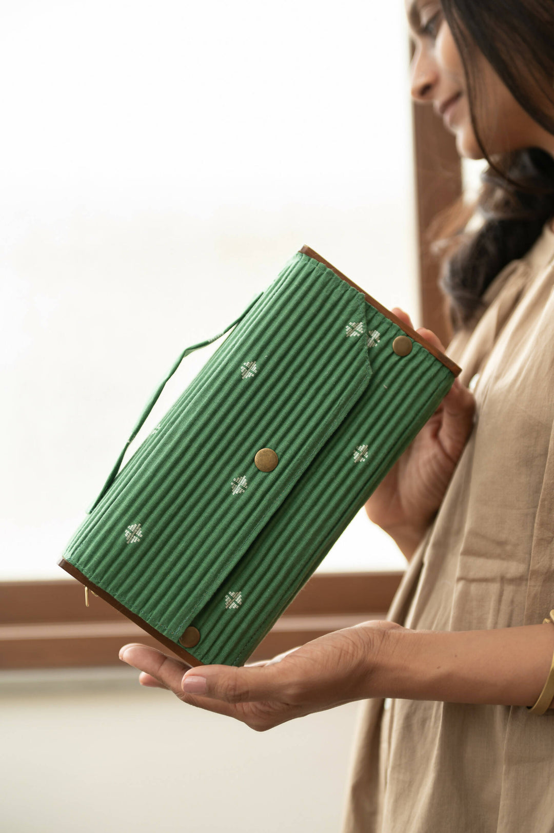 Fern Box Clutch - Single Sleeve
