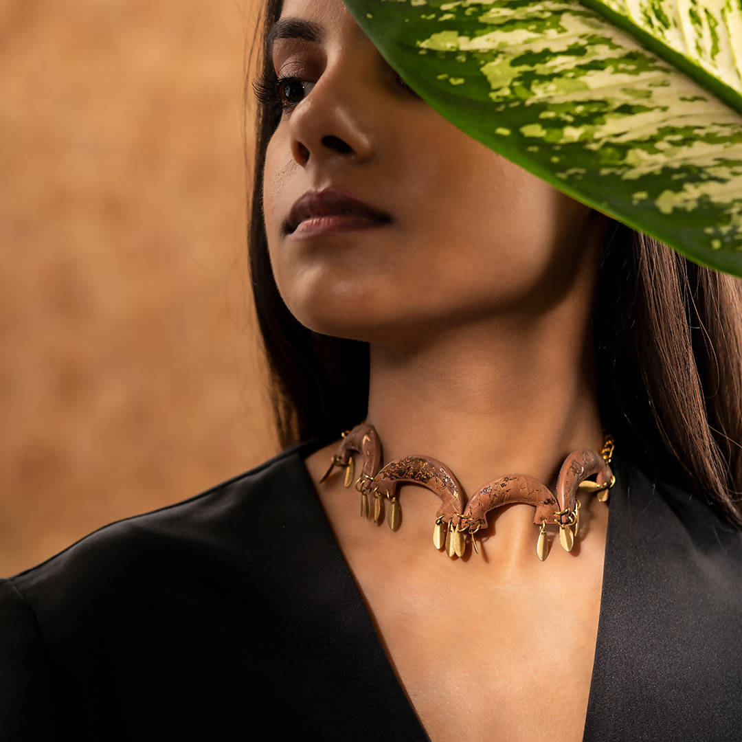 Arch Choker