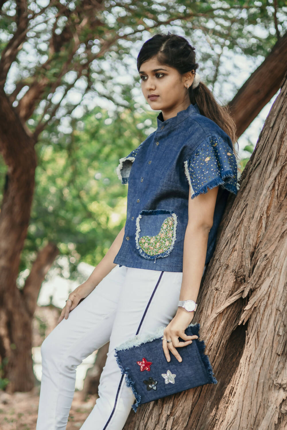 Leaf on The Stage Vest