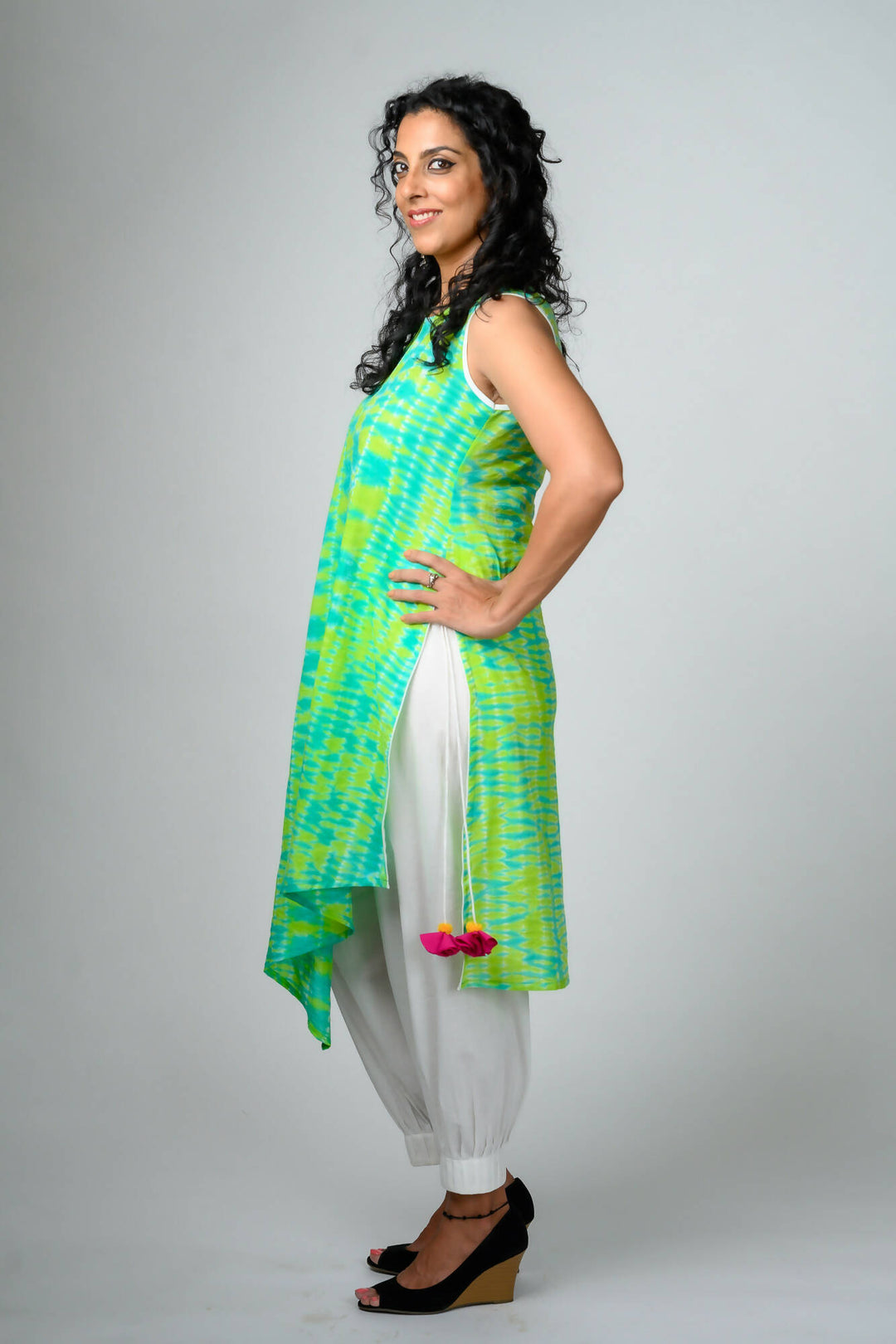 Assymetric beach top