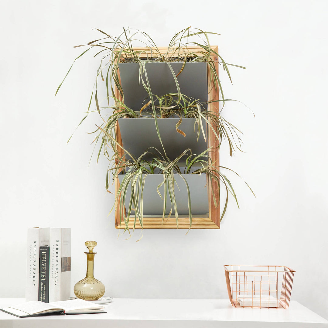 Carling Vertical Planter