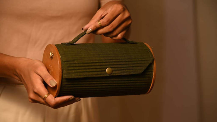 Summer Grove Round Clutch