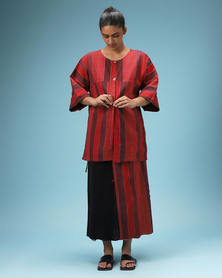 The Dual Essence Jacket In Red
