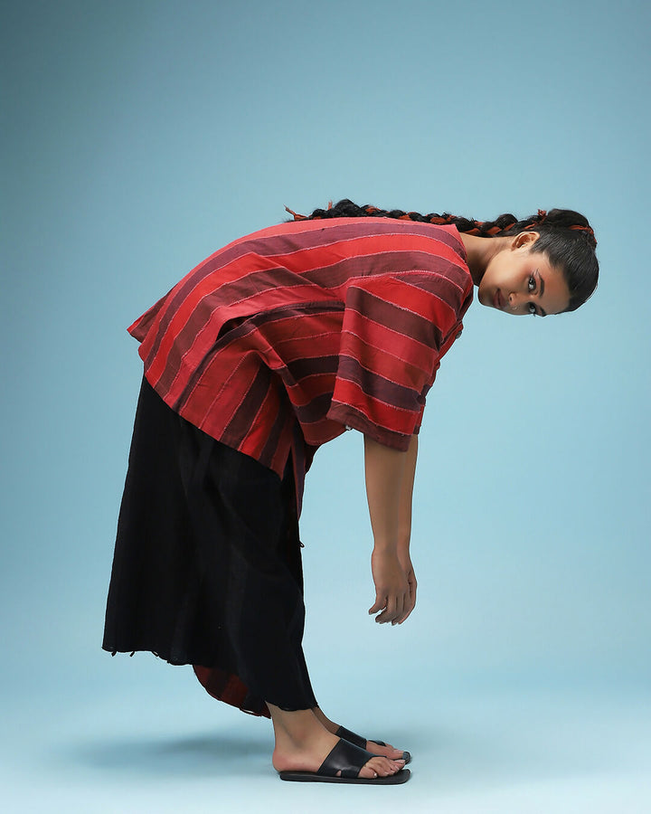 The Dual Essence Jacket In Red
