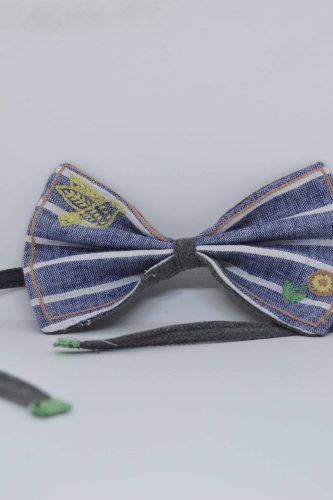 Handloomed bow tie made out of cotton with intricate hand embroidery