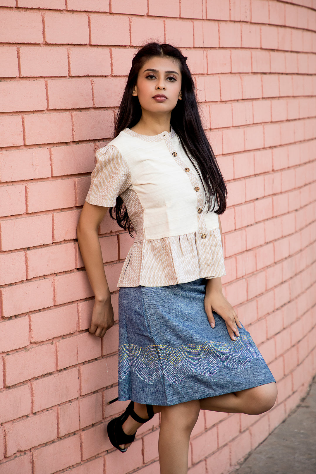 grey knee length skirt