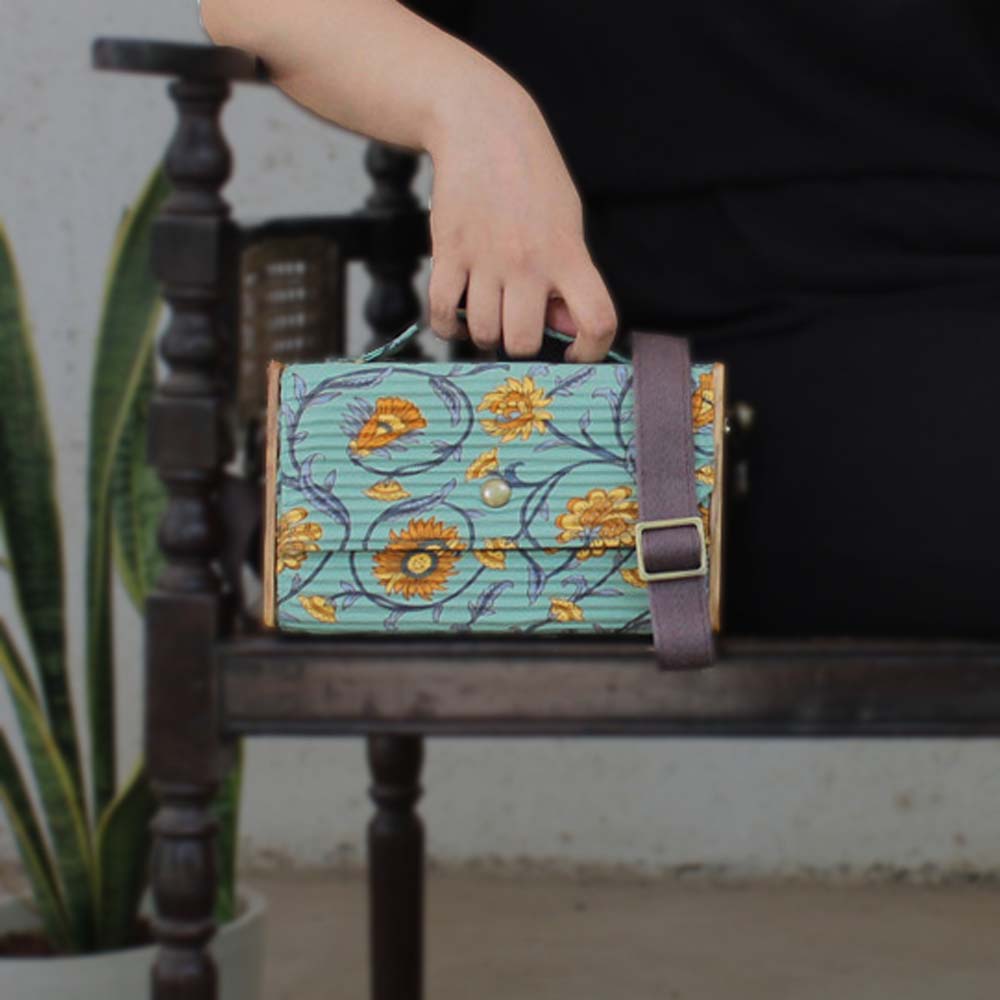 100% handcrafted round clutch comes with 2 detachable sleeves