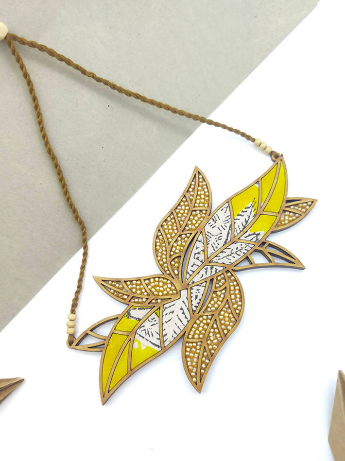 Wooden Leaf Yellow Necklace