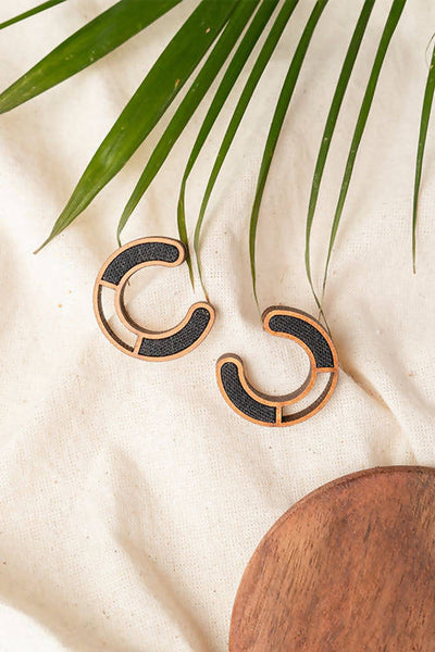 Compassion wooden Black earring